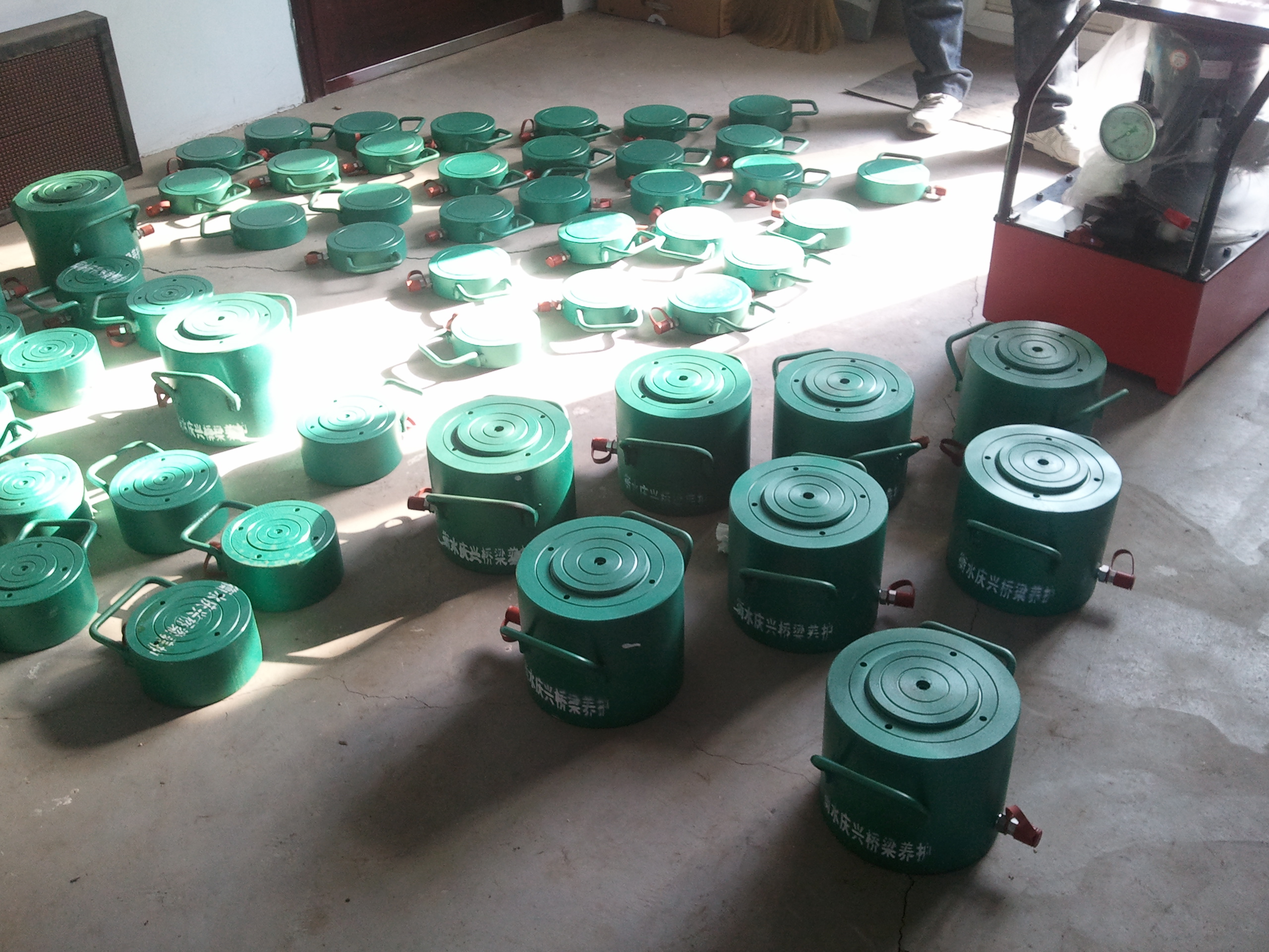 ��������